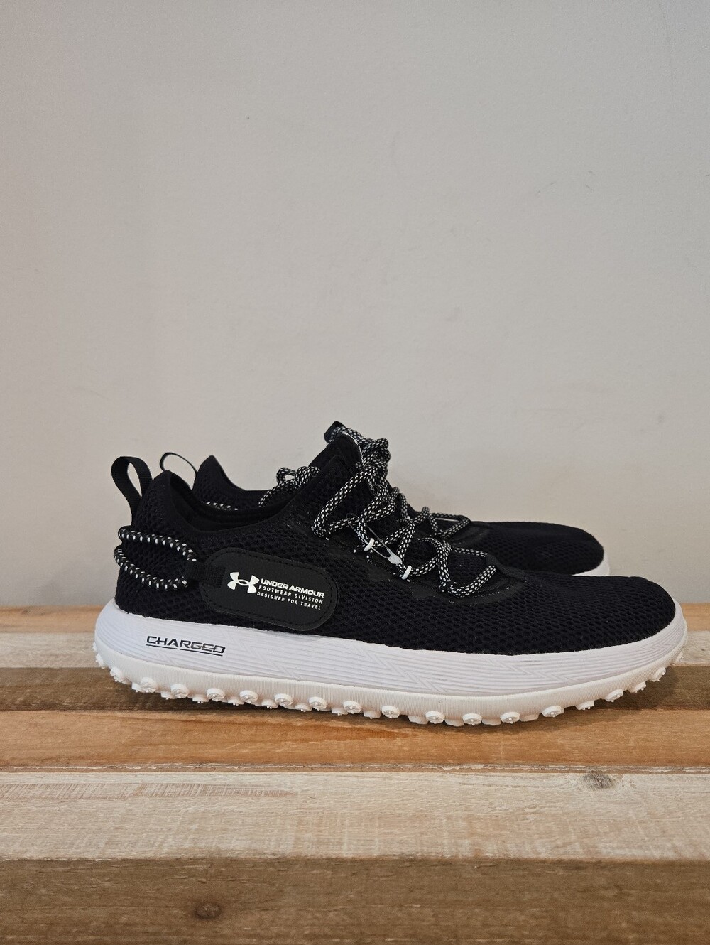 Under Armour Fat Tire Venture Black White Travel Shoes 3027562-002 Men Sz 9 NEW
